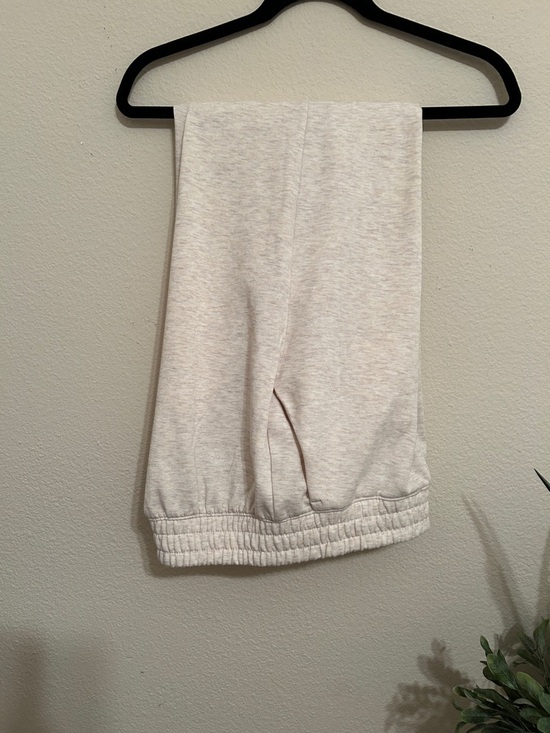 Pants - Women's Cream Elastic-Waist Sweat Pants